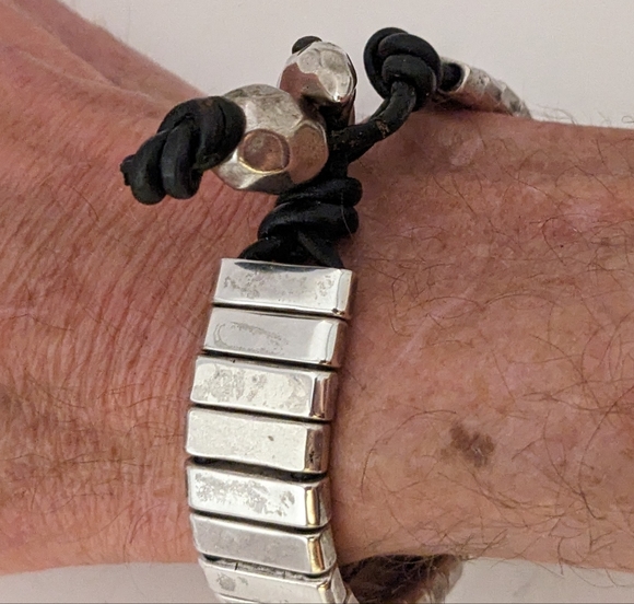 Steve Madden Black Leather Bracelet with Silver Bands and Leather Clasp - Picture 1 of 5